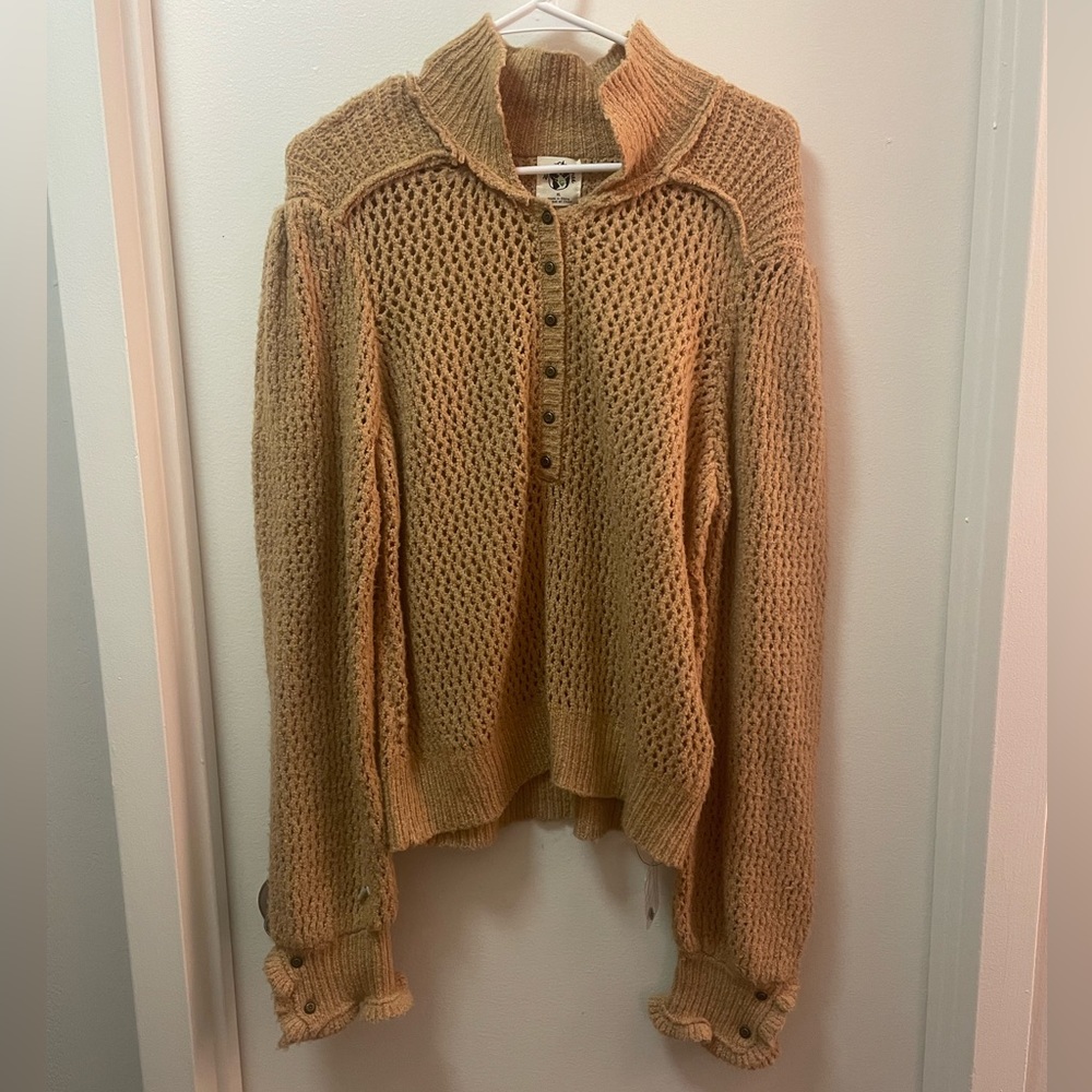 NWOT Free People Snowdrift Pullover - Picture 2 of 3